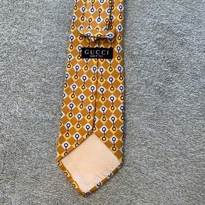 Gucci Silk Tan/Gold Patterned Tie